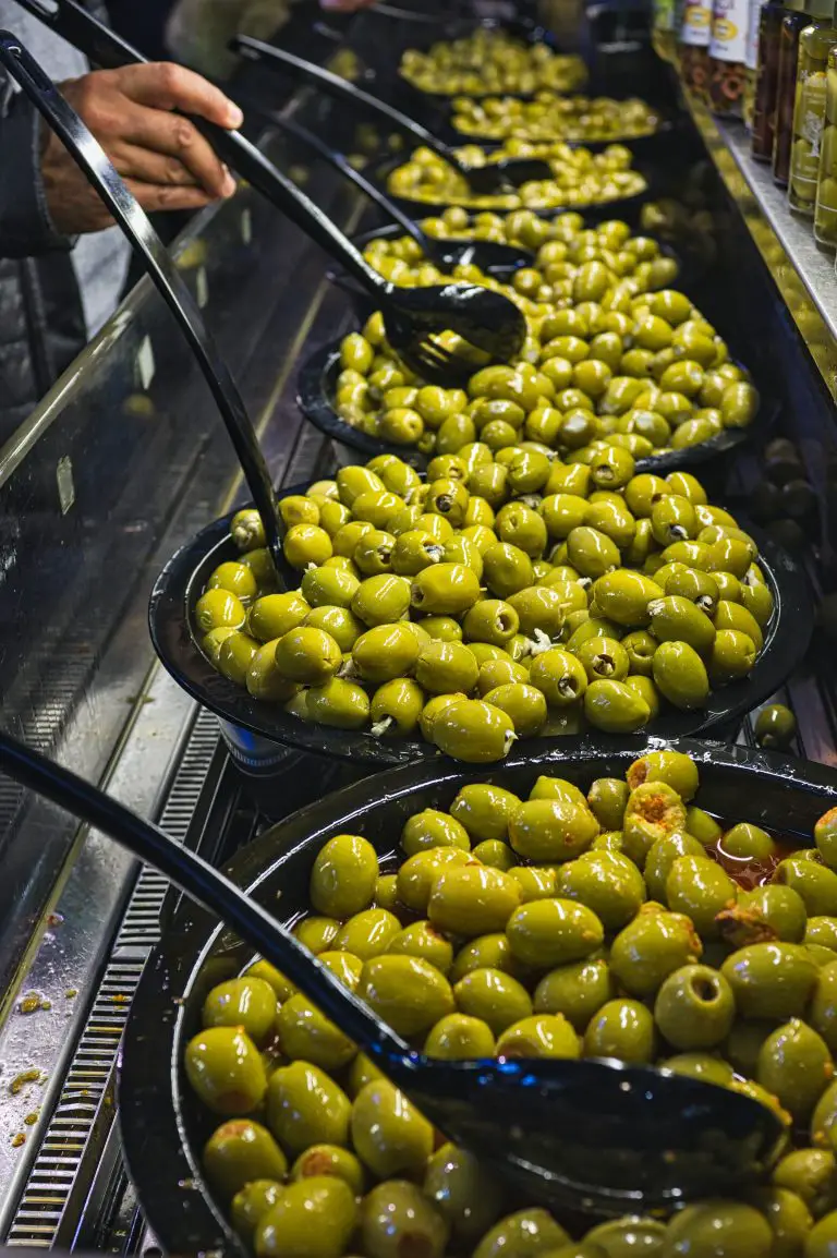 Können Hunde Oliven sicher essen?